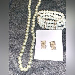 Pearls and Rhinestones Bling Single Strand Stretch Bracelet Clip On Earrings